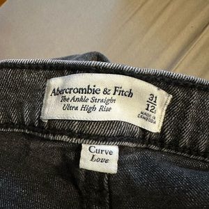 Ultra High Rise Ankle Straight Jean - Curve Love